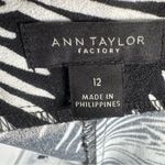 Ann Taylor  black and white burst print flat front shorts with pockets size 12 Photo 3