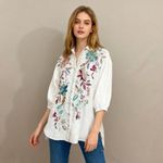 Johnny Was NWOT  100% Ramie Embroidered Floral Button-Down Tunic Shirt Blouse S Photo 0