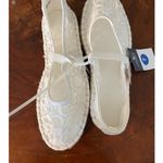 Universal Threads Universal Thread White Floral lace Mary Jane Women's flats size 7 Photo 4