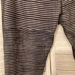 Under Armour UA  womens size Large compression leggings capri length striped Photo 2