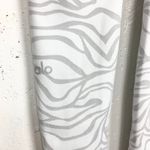 Alo Yoga Airbrush White Gray Zebra Crop Leggings Nylon Spandex Blend Size XXS Photo 4