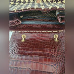 Clever Carriage Hand Photo 8