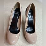 Heart in D Beige and Black Women's Laced 5” Heels Size 8 Photo 3