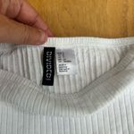 Divided  By H&M White Ribbed Women’s Fitted Crop Shirt Size Small Split Sleeve Photo 3