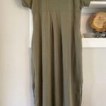 •Olive green shirt dress• Size undefined Photo 4
