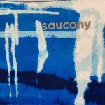 Saucony  Long Sleeve Athletic top‎ with Thumbholes Size Medium (J18) Photo 3