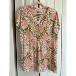 Rose + Olive  NWT Floral Pleated Blouse Top – Size 1X – Flutter Sleeves Photo 3