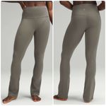 Lululemon Set Grey Sage, Align High-Rise Mini-Flared Pant 28" & Like a Cloud Bra Photo 2
