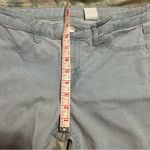 H&M light blue skinny jeans from  Photo 5