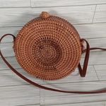 Handwoven round shoulder crossbody purse Photo 3