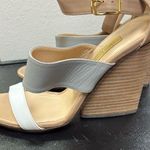 Elegant Gray and White Wedge Sandals Size 7 Photo 3