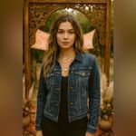 Gap 1969 Denim Jacket Women's Medium Blue Fitted 100% Cotton Classic Jean Coat Photo 1