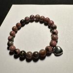 Beaded Semi Precious Gem Stone Stretchy Bracelet 6 3/8 Inch Heart Charm Photo 1