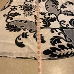 Peter Nygard  100% Silk White Lined‎ Midi Skirt w/Black Damask Pattern Size 8 Photo 3