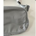 NWOT LULULEMON EVERYWHERE BELT BAG 1L JADE GREEN Photo 2