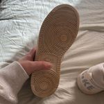 Nike Women’s Size 7 Court Borough Mid Basketball Shoes White Photo 7