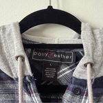 Polly & Esther Plaid Hooded Flannel Shirt in Blue and Gray Size L Juniors Photo 5