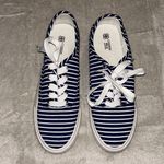 Cushion walk by Avon size 10 striped fashion sneakers Blue Photo 1