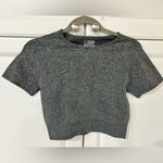 Women 2 Piece Seamless Short Sleeve Top & Leggings Size Medium Gray Photo 1