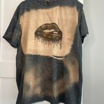Gildan Lips Acid Wash T-shirt  Photo 1