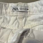 ZARA  white high rise distressed jean shorts size 2 a40 Photo 3