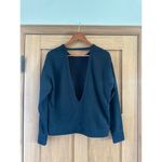 Nike Dri-Fit Black Deep V Open Back Pullover Crewneck Sweatshirt Women’s Small Photo 4