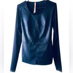 🔥Bailey 44 (rare to find in Navy blue) faux leather top size med Photo 4