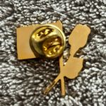 Vintage American Flag w/ Red Rose Gold Tone Pin / Brooch Photo 1