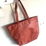 Universal Threads Coral Tote Photo 2