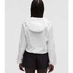 Lululemon NWT  Scuba Cropped Anorak Jacket Size 6 White Water Resistant Photo 6
