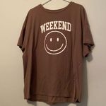 Peach Love California Women's Weekend Smiley Face Outline Puff Print Short Sleeve Garment Dyed Tee Photo 0