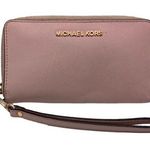 Michael Kors Pink Wallet Photo 0