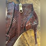 Louise et Cie  Burgundy Snakeskin Heeled Boots woman’s sz 9/40 Photo 5