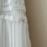 Ali & Jay  white flowy pleated mini shorts size small‎ Photo 4