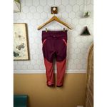 Lululemon  Zip The Line Crop *23 Deep Ruby / Poppy Coral - Size - 6 Photo 7