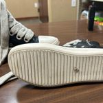 Sneakers Size 40 women’s hi Top sneakers, zipper side wore one time really cool Black Photo 3