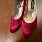 Vintage Notorious by Chandlers Ruby Red Pumps Heels Dressy Shoes Size 8.5 Photo 3