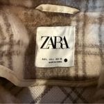 ZARA Plaid Shirt Jacket Women’s Size Large Cream Tan Gray Long Sleeve Collared Photo 5