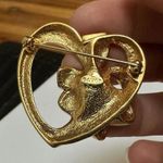 Signed Avon Gold Tone Emerald Color Rhinestone May Birthstone Heart Brooch Pin Photo 5