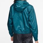 Nike  Hooded Windbreaker‎ in Turquoise Size Small Utility Jacket Photo 1