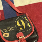The Hogwarts Express 9 3/4 platform black crossbody shoulder bag Photo 2