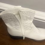 Coconuts by Matisse  Derringer White round toe cowgirl booties 7 concert wedding Photo 7