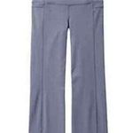 Athleta  Gray/Lavender Straight Up Crop Capri Leggings Women's Size Medium Photo 0