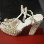 Pearl Healed bridal shoes White Size 5.5 Photo 3