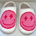 Smiley Face Slippers Pink Size 7 Photo 0