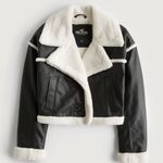 Hollister Black Cream Sherpa Lined Vegan Leather Crop Biker Bomber Jacket Medium Photo 1