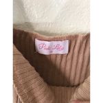 Pink Lily beige cropped tank top Photo 3