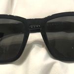 Quay Australia Black Quay Sunglasses Photo 0