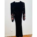 RIXO Black Floral Embroidered Velvet V Photo 2