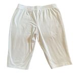Croft & Barrow  Skimmer Mid Rise Capris  Women’s Size XXL  White Below The Knee Photo 1